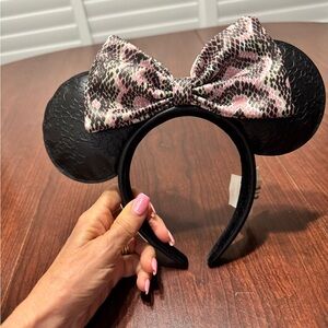 Minnie Mouse animal kingdom headband/ears